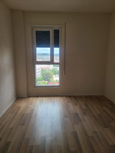 Tirane, jepet me qera apartament 1+1 Kati 8, 70 m² 450 € (Don Bosko)
