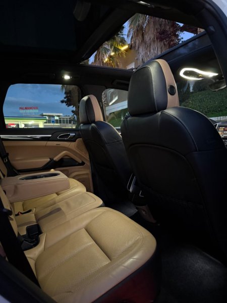 Tirane, shitet SUV | Xhip Porsche Cayenne Super Full Options Benzin, e bardhë automatik Klima 160.000 km 21.000 €