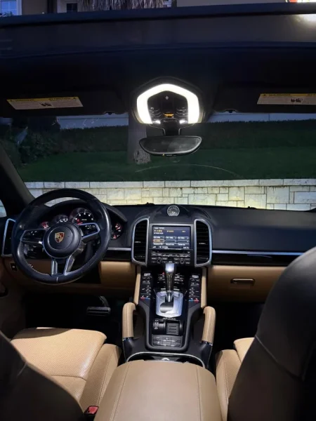 Tirane, shitet SUV | Xhip Porsche Cayenne Super Full Options Benzin, e bardhë automatik Klima 160.000 km 21.000 €