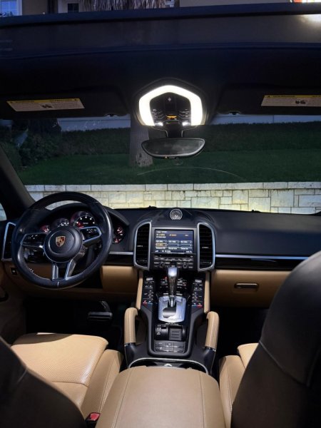 Tirane, shitet SUV | Xhip Porsche Cayenne Super Full Options Benzin, e bardhë automatik Klima 160.000 km 21.000 €