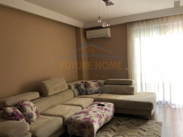 Tirane, jepet me qera apartament 2+1 Kati 3, 109 m² 950 €  LI54941