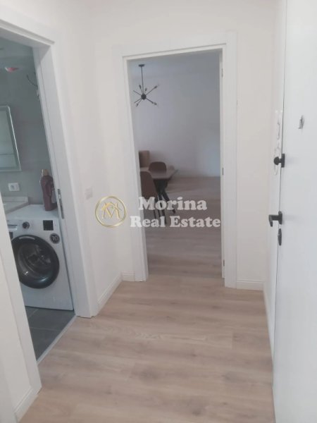 Tirane, jepet me qera apartament 2+1 Kati 2, 105 m² 700 € (Xhamlliku)
