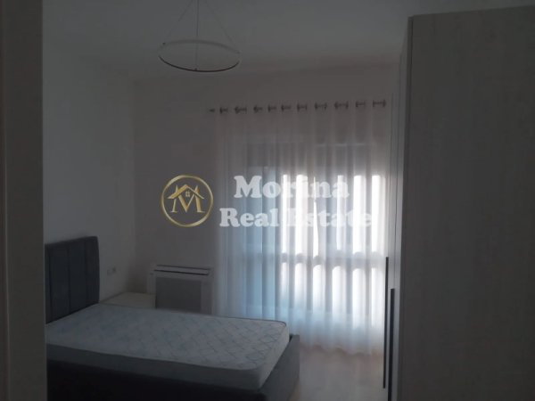 Tirane, jepet me qera apartament 2+1 Kati 2, 105 m² 700 € (Xhamlliku)
