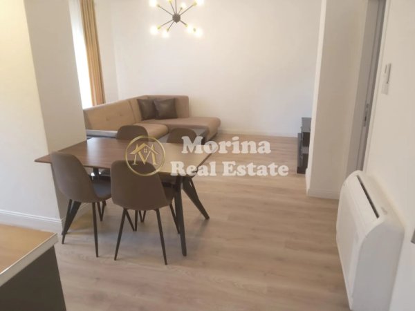 Tirane, jepet me qera apartament 2+1 Kati 2, 105 m² 700 € (Xhamlliku)