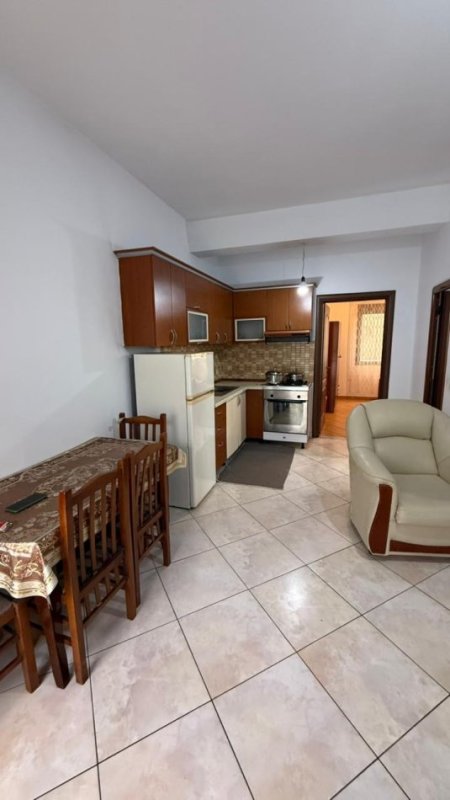 Tirane, jepet me qera shtepi 1+1 Kati 1, 60 m² 350 € (Rruga Jordan Misja prane Gener 2)