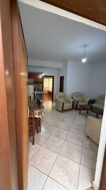 Tirane, jepet me qera shtepi 1+1 Kati 1, 60 m² 350 € (Rruga Jordan Misja prane Gener 2)