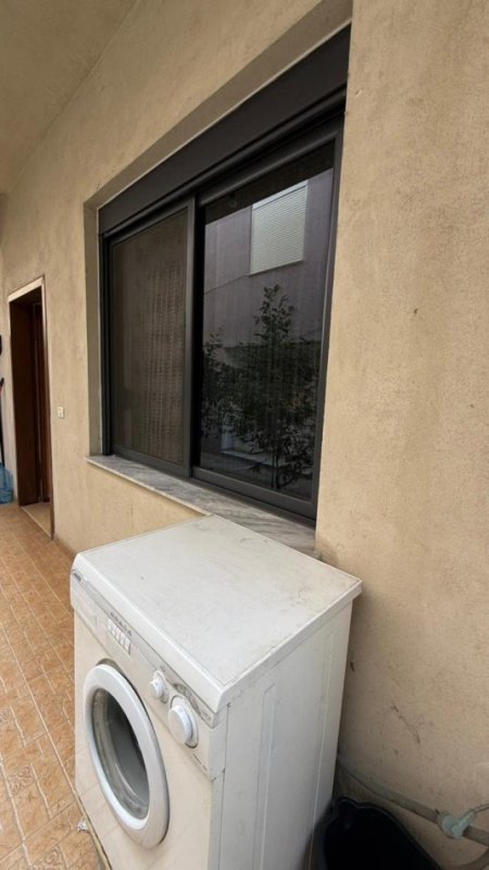 Tirane, jepet me qera shtepi 1+1 Kati 1, 60 m² 350 € (Rruga Jordan Misja prane Gener 2)