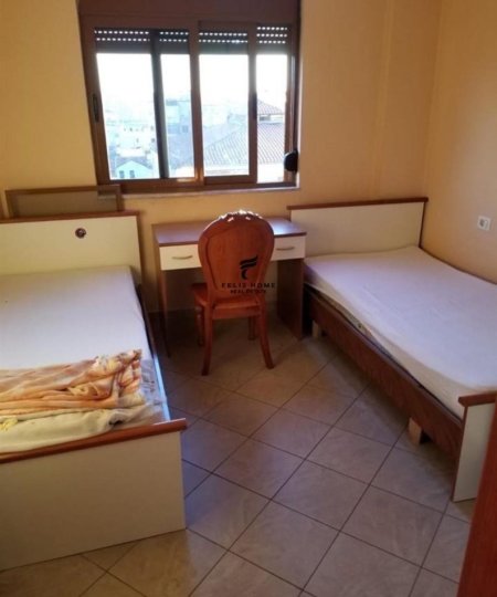 Tirane, jepet me qera apartament 2+1 Kati 6, 100 m² 500 € (RRUGA E DIBRES)