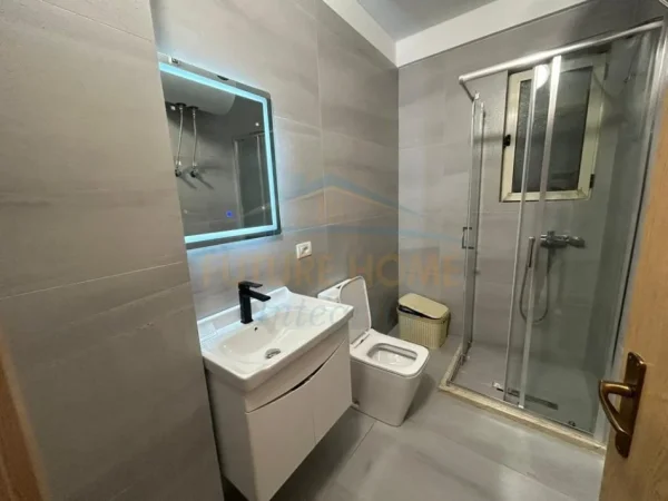 0683487469 Tirane, jepet me qera apartament 1+1 Kati 3, 57 m² 500 € (Prane Fondacionit Eleonor , Selite)