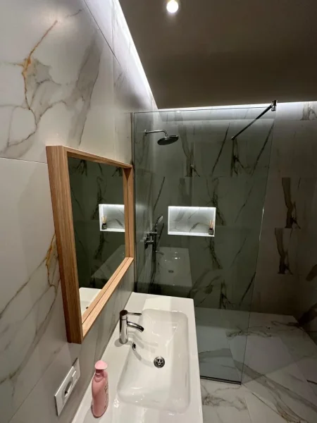 Tirane, shitet apartament 1+1+Ballkon , 75 m² 210.000 € 