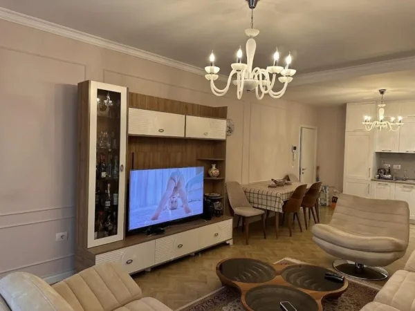 Tirane, shitet apartament 2+1 Kati 1, 154 m² 280.000 € (Qytet Studenti)