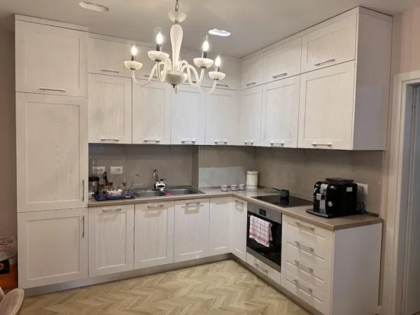 Tirane, shitet apartament 2+1 Kati 1, 154 m² 280.000 € (Qytet Studenti)