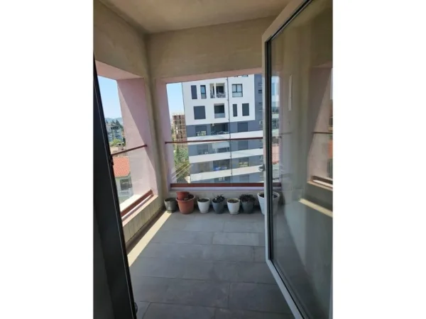 0683487469 Tirane, jepet me qera apartament 2+1 Kati 6, 98 m² 500 € (KOMPLEKSI MANGALEM)