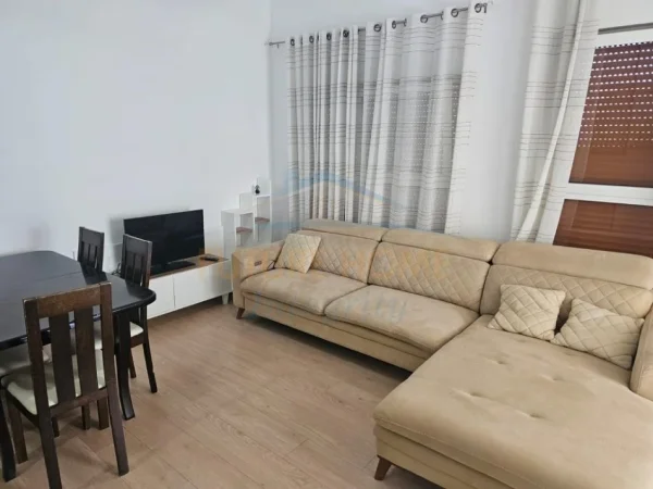 0683487469 Tirane, jepet me qera apartament 2+1 Kati 6, 98 m² 500 € (KOMPLEKSI MANGALEM)