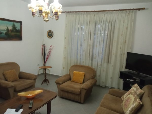Tirane, jepet me qera apartament 1 Katshe Kati 1, 120 m² 1.300 € (Laprake)