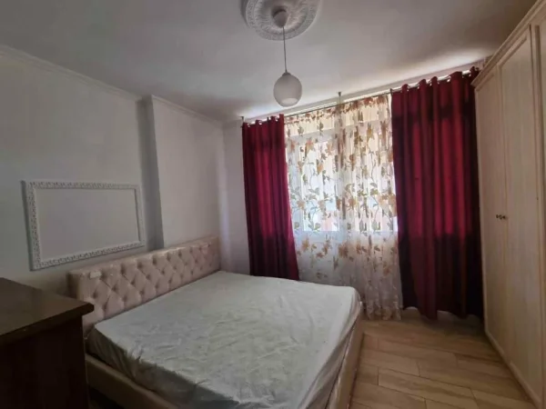 Tirane, jepet me qera apartament 2+1+Ballkon Kati 5, 80 m² 400 € (ASTIR VILA L)