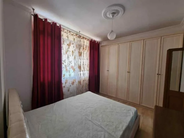Tirane, jepet me qera apartament 2+1+Ballkon Kati 5, 80 m² 400 € (ASTIR VILA L)