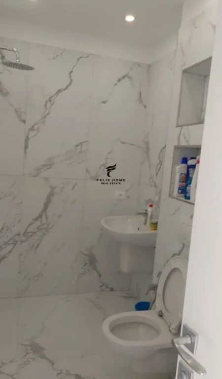 Tirane, jepet me qera apartament 1+1 Kati 9, 60 m² 600 € (STACIONI TRENIT)