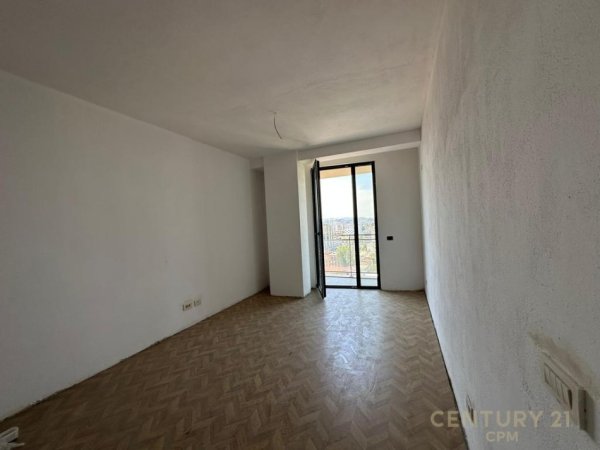 Tirane, jepet me qera zyre Kati 10, 75 m² 650 € (Mine Peza)