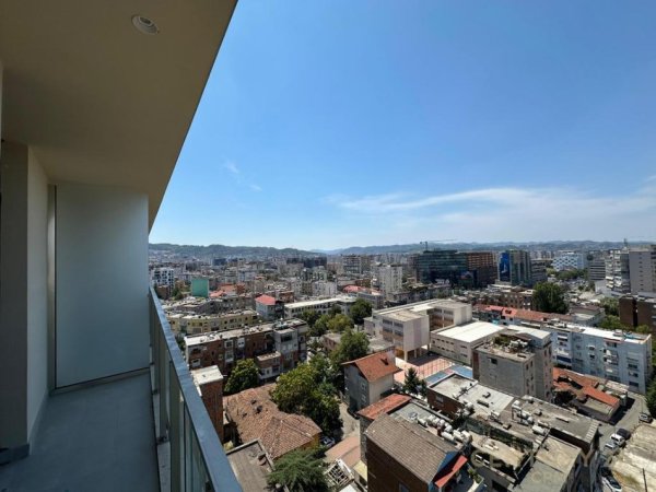 Tirane, jepet me qera zyre Kati 10, 75 m² 650 € (Mine Peza)