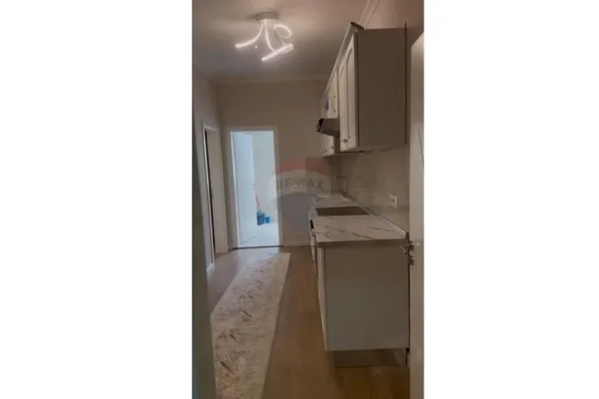 Tirane, shitet apartament 3+1 Kati 2, 91 m² 239.000 € (Rruga Myslym Shyri)