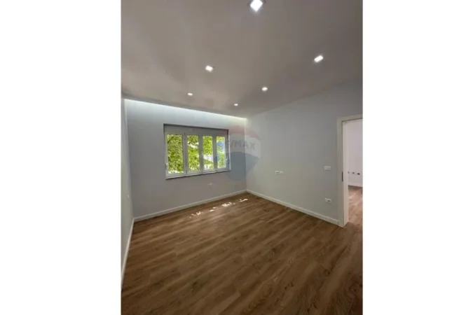 Tirane, shitet apartament 3+1 Kati 2, 91 m² 239.000 € (Rruga Myslym Shyri)