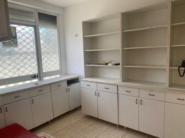 Tirane, jepet me qera ambjent biznesi Kati 0, 40 m² 500 € (rruga e Dibres tek QSUT Tirane)