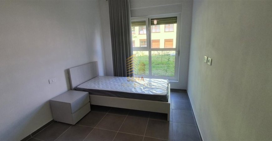 Tirane, jepet me qera apartament 2+1+Ballkon Kati 0, 82 m² 450 € (Kompleksi Mangalem)