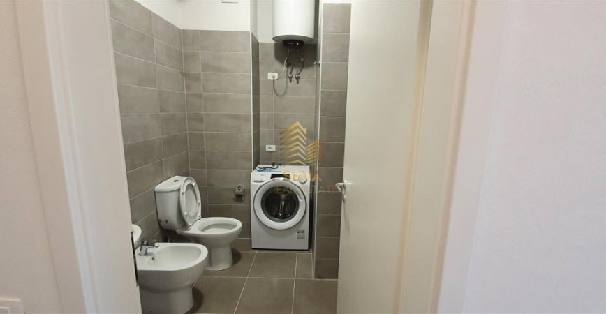 Tirane, jepet me qera apartament 2+1+Ballkon Kati 0, 82 m² 450 € (Kompleksi Mangalem)