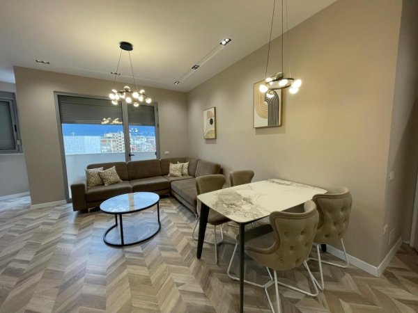Tirane, shitet apartament 2+1+Ballkon Kati 3, 120 m² 360.000 € (Qender - 9 Katshet)