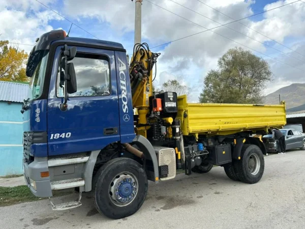 Kolonje, Ersekë shitet Kamion Mercedes-Benz Actros 1840 Nafte, blu tiptronik Klima 44.460 km 35.000 €