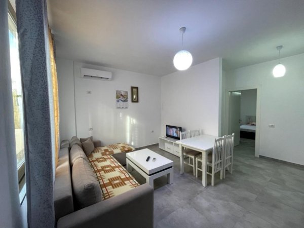 Tirane, jepet me qera shtepi 1+1 Kati 1, 50 m² 350 € (Sauk ,Akademia e Policis)