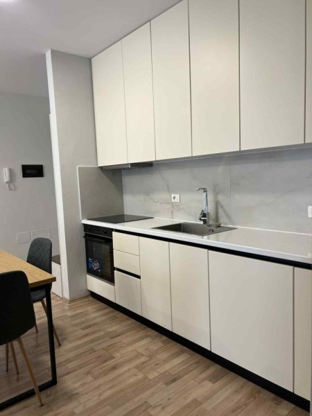 Tirane, jepet me qera apartament 2+1+Ballkon Kati 2, 106 m² 750 € (FIORI DI BOSKO)