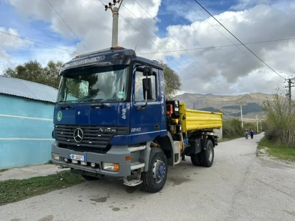 Kolonje, Ersekë shitet Kamion Mercedes-Benz Actros 1840 Nafte, blu tiptronik Klima 44.460 km 35.000 €