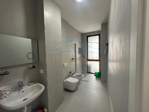 Tirane, jepet me qera apartament 1+1 Kati 3, 60 m² 530 € (Bulevardi i Ri)