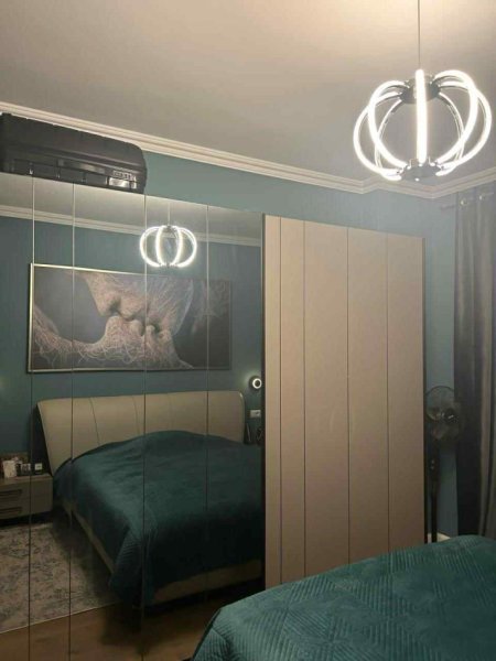 Tirane, jepet me qera apartament 2+1+Ballkon Kati 5, 90 m² 550 € (YZBERISHT AFER UNIKUT)