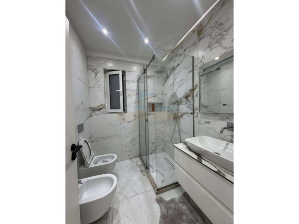 Tirane, shitet apartament 2+1 Kati 2, 120 m² (KODRA E DIELLIT)