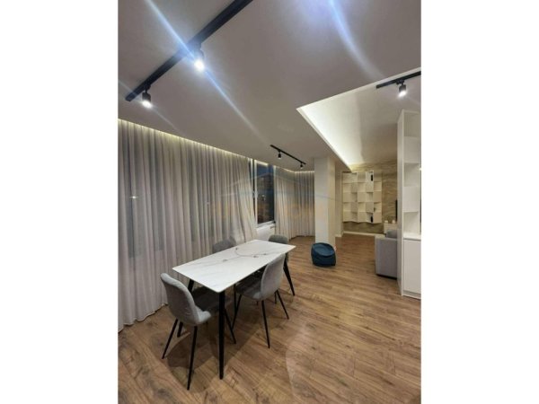 Tirane, shitet apartament 2+1 Kati 2, 120 m² (KODRA E DIELLIT)
