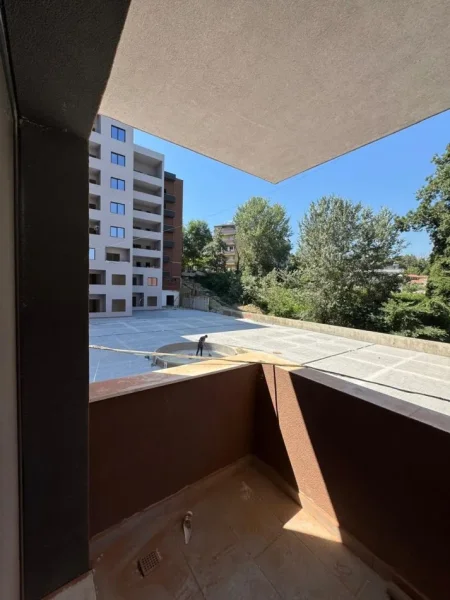 SHITET APARTAMENT  2+1+2  RRUGA ELBASANIT 160.000 €