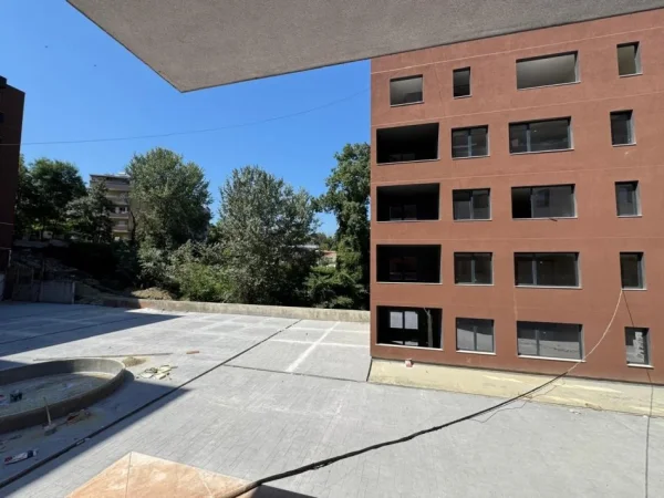 SHITET APARTAMENT  2+1+2  RRUGA ELBASANIT 160.000 €