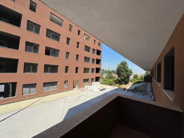 SHITET APARTAMENT  2+1+2  RRUGA ELBASANIT 160.000 €