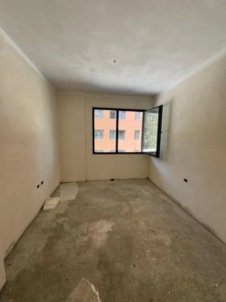 SHITET APARTAMENT  2+1+2  RRUGA ELBASANIT 160.000 €