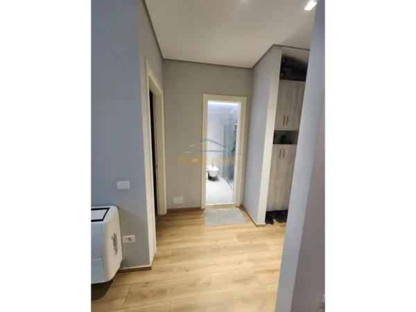 Tirane, shitet apartament 1+1+Ballkon Kati 3, 76 m² 240.000 € (Rruga e Kavajes)