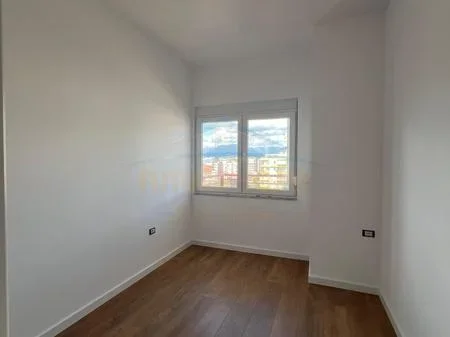 Tirane, shitet apartament 1+1 Kati 7, 64 m² 98.000 € (Unaza e Re)