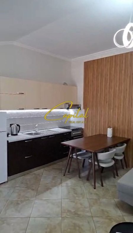Tirane, jepet me qera apartament 1+1 Kati 3, 63 m² 500 € (VASIL SHANTO)
