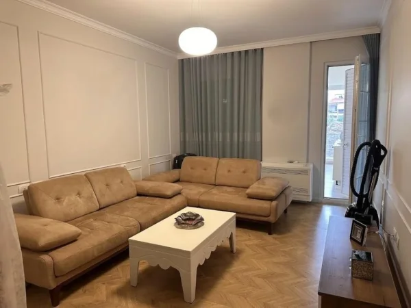 Tirane, shitet apartament 2+1+Ballkon Kati 1, 154 m² 260.000 €