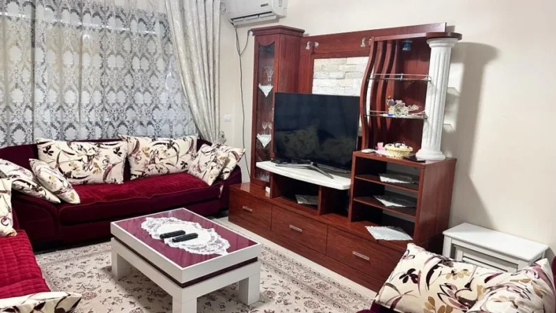 Tirane, jap me qera 2+1 Kati 5, 110 m² 500 € 