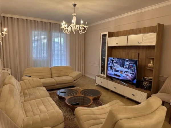 Tirane, shitet apartament 2+1+Ballkon Kati 1, 154 m² 260.000 €