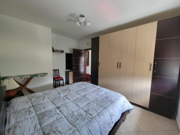 Tirane, jepet me qera apartament 1+1+Ballkon Kati 3, 70 m² 450 € (ali demi)