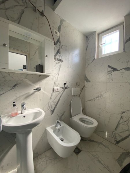 Tirane, jepet me qera apartament 1+1+Ballkon Kati 1, 60 m² 450 € (RRUGA E ELBASANIT)